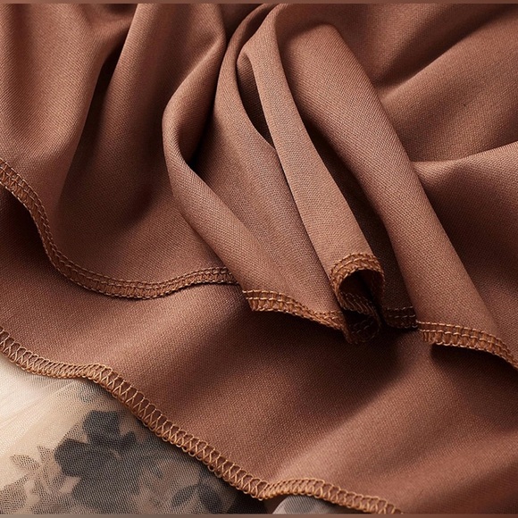 Beige taupe tulle flowing midi skirt with black velvet flowers. Flowing and fab! - Picture 4 of 4